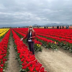 Meet your Posher, Holly